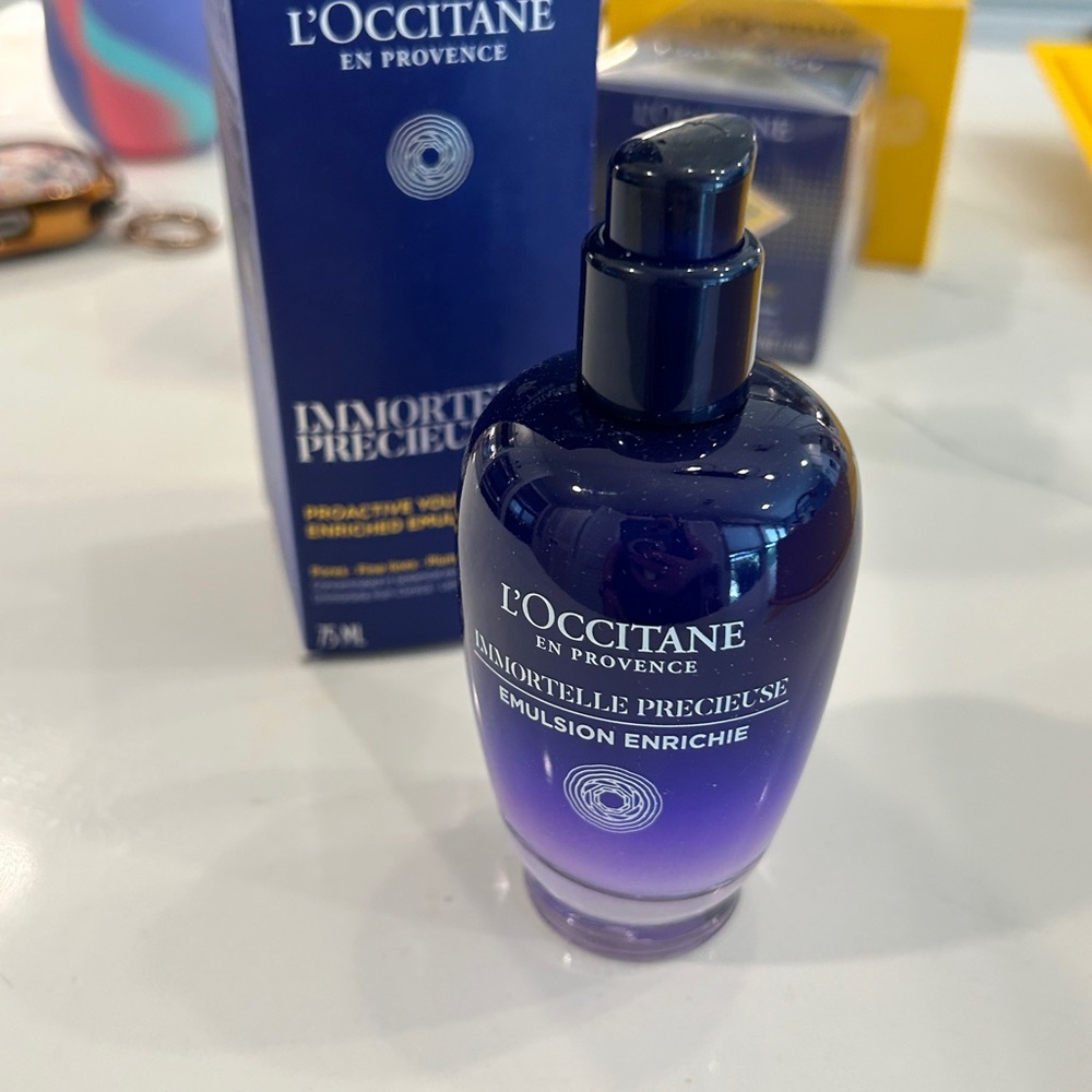 L'OCCITANE Immortelle Precious Youth Emulsion - Blue